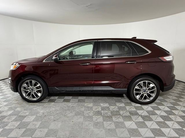 2017 Ford Edge Titanium photo 2