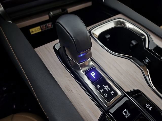 2025 Lexus RX 350 - Photo 17