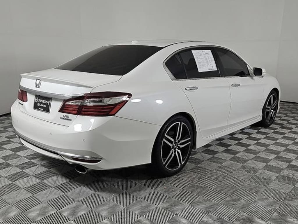 Used 2017 Honda Accord Touring V6 Sedan