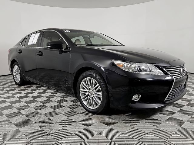 2015 Lexus ES 350 photo 3