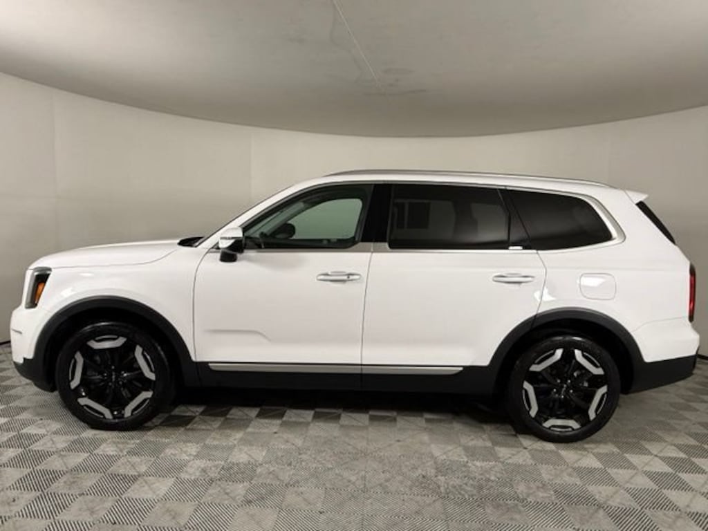 Used 2024 Kia Telluride S SUV