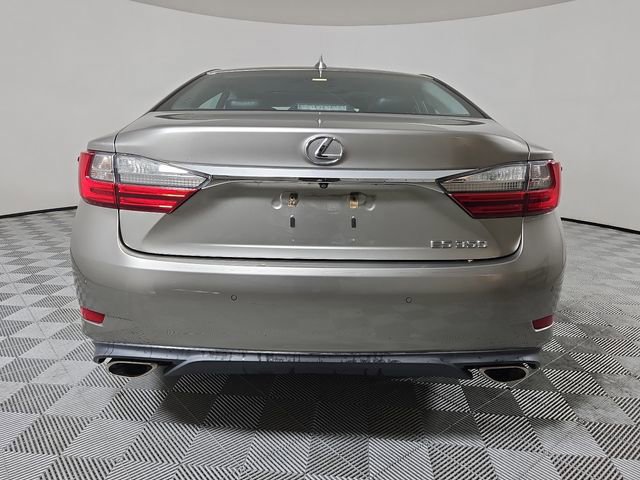 2016 Lexus ES 350 photo 3