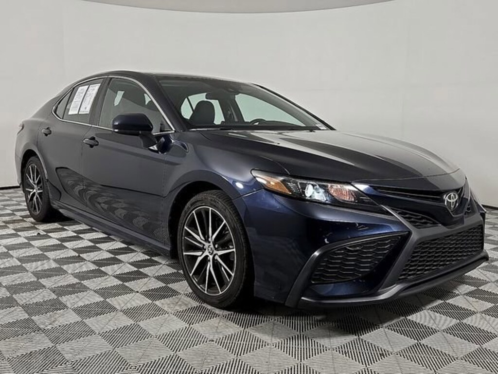 Used 2021 Toyota Camry SE Sedan