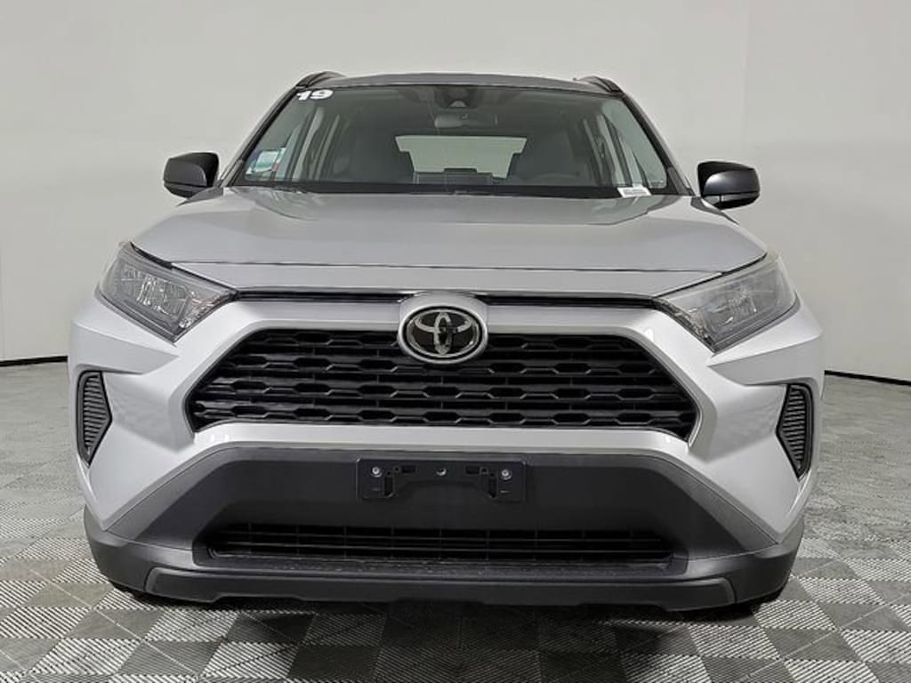 Used 2019 Toyota RAV4 LE SUV