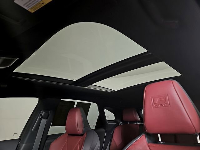 2026 Lexus RX Hybrid 500h - Photo 16