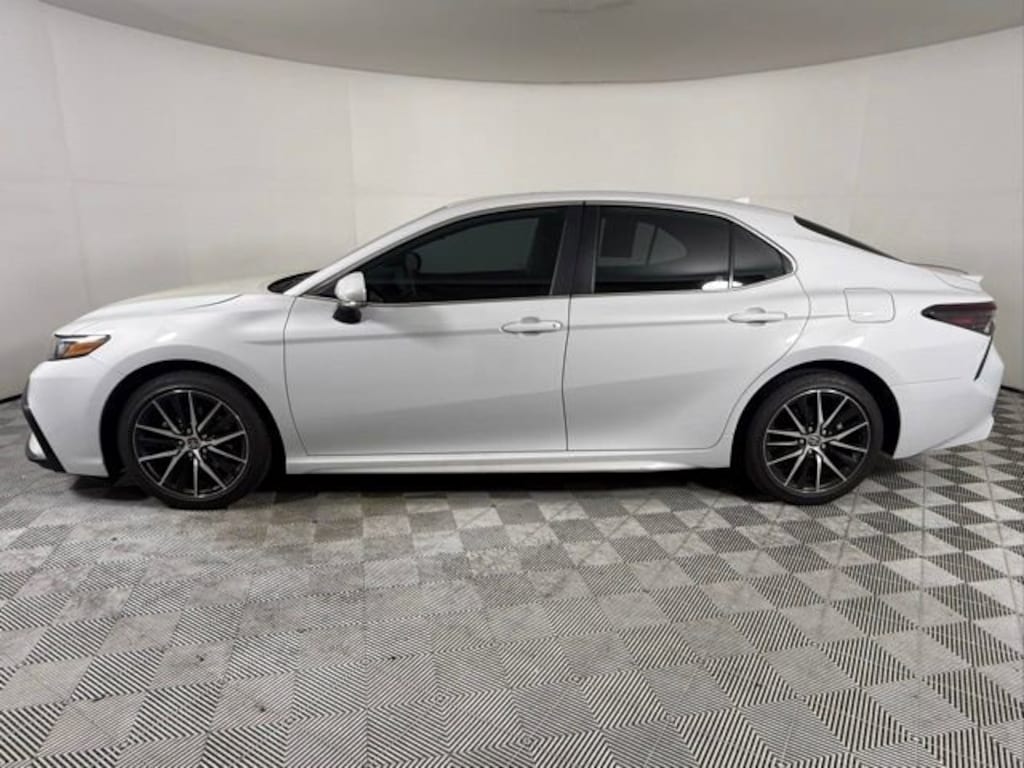 Used 2024 Toyota Camry SE Sedan