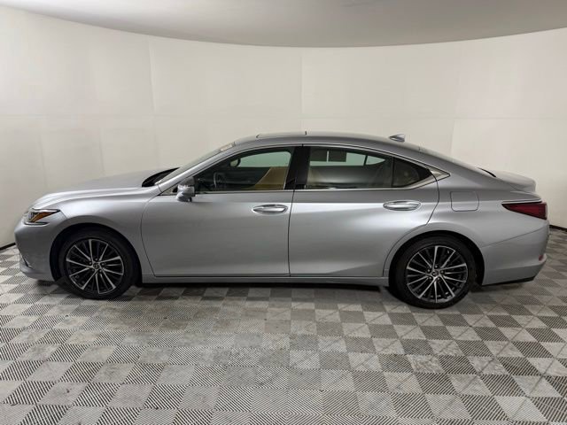 2022 Lexus ES 350 photo 2