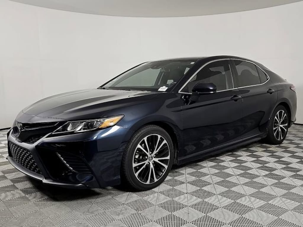 Used 2019 Toyota Camry XLE Sedan