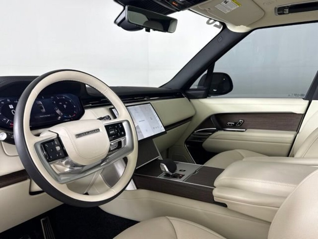 Used 2026 Land Rover Range Rover P400 SE SUV