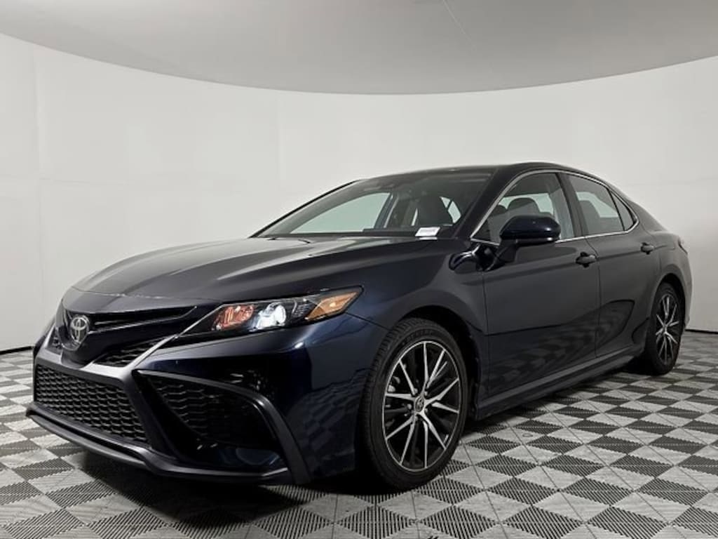 Used 2021 Toyota Camry SE Sedan
