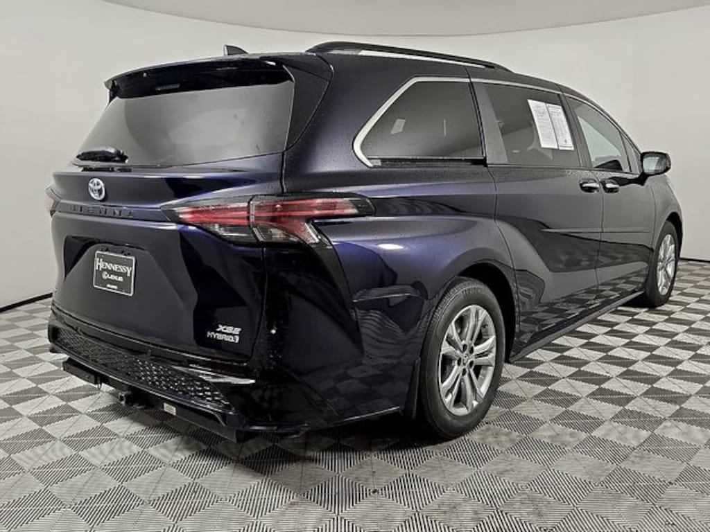Used 2023 Toyota Sienna XSE 7 Passenger Van Passenger Van