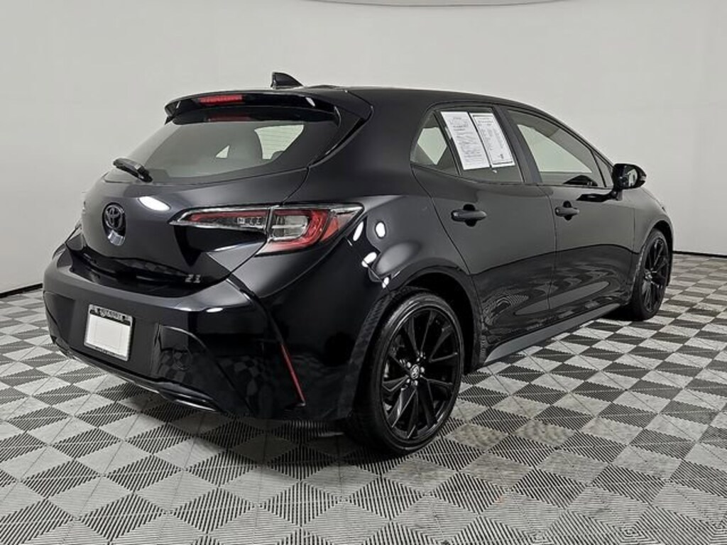 Used 2022 Toyota Corolla Hatchback SE Hatchback