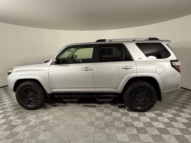 2022 Toyota 4Runner SR5 Premium photo 2