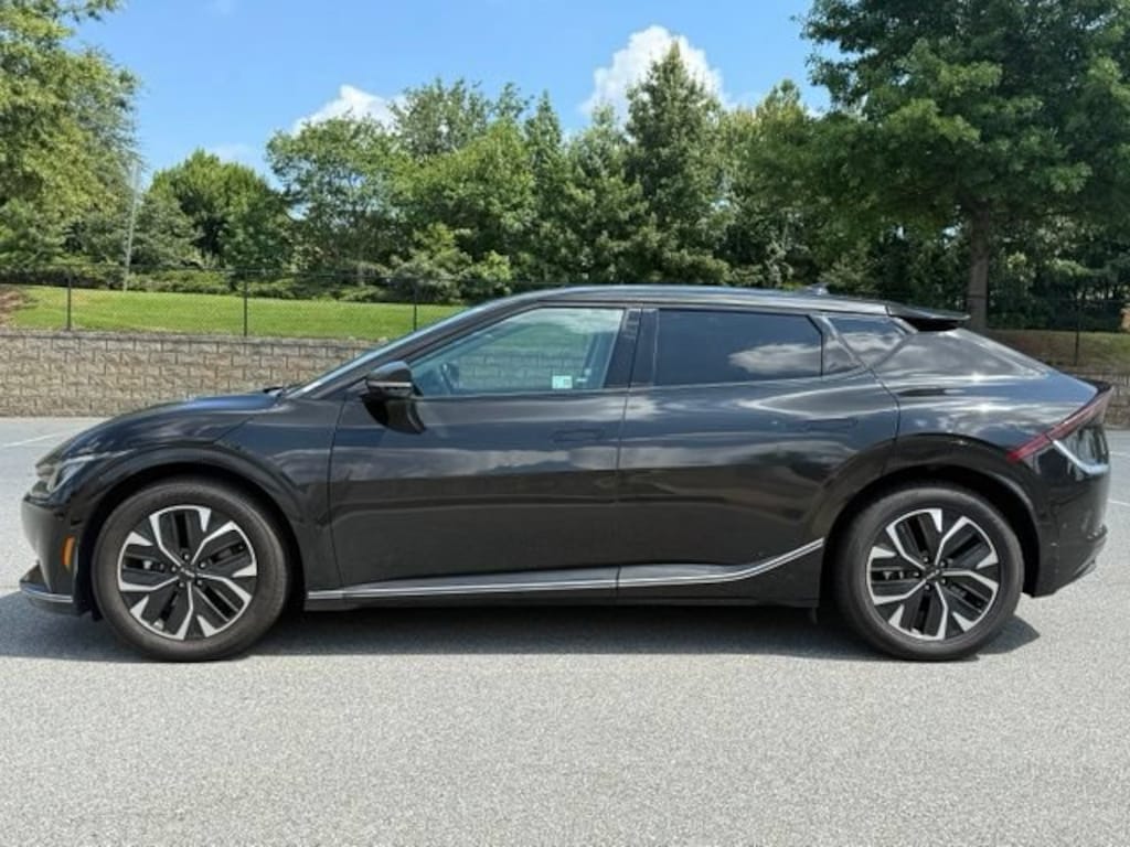 Used 2022 Kia EV6 Wind SUV
