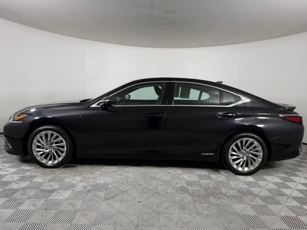 Certified 2022 Lexus ES 300h Ultra Luxury Sedan