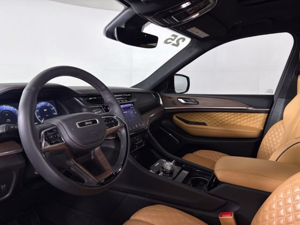 Used 2025 Jeep Grand Cherokee L Summit SUV