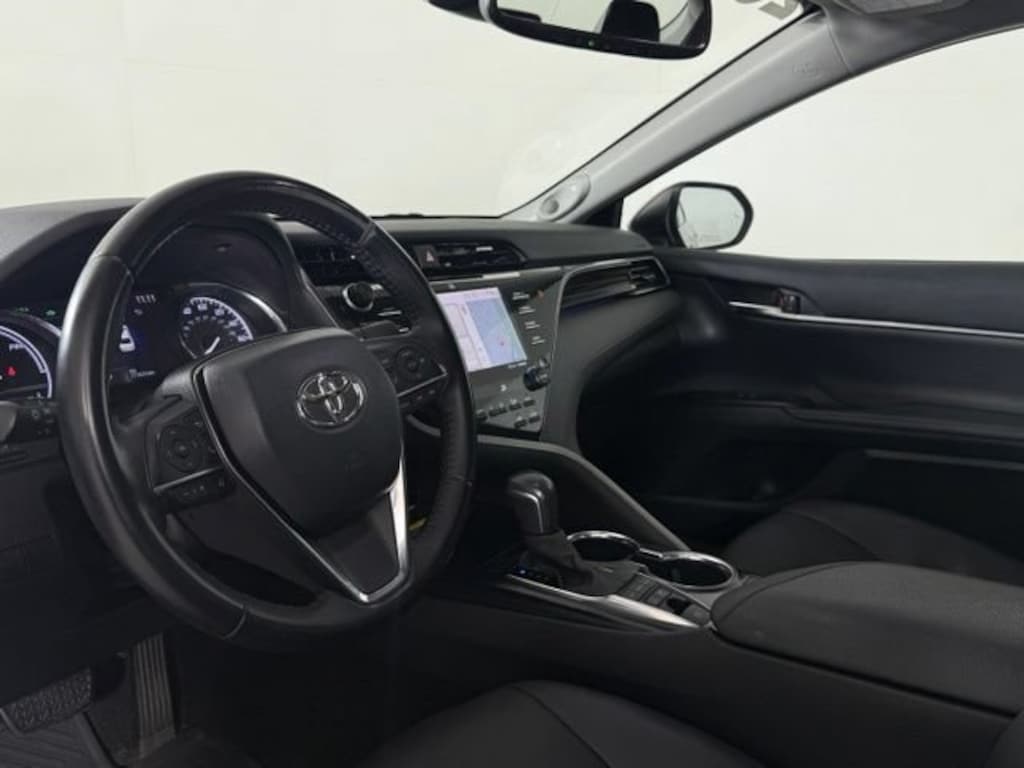 Used 2020 Toyota Camry Hybrid XLE Sedan