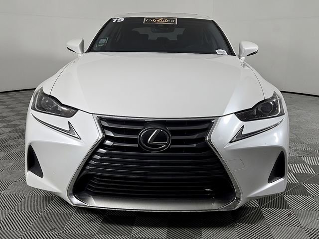 2019 Lexus IS 300 photo 3