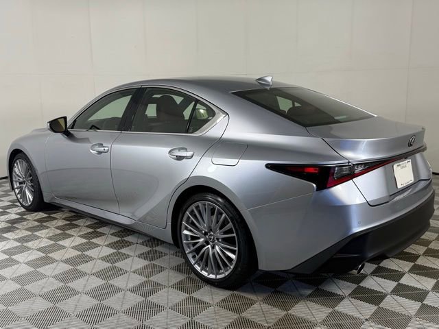 2025 Lexus IS 300 photo 3