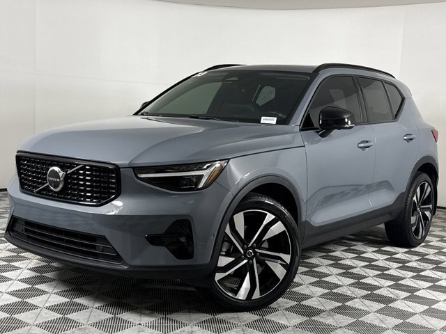 2023 Volvo XC40