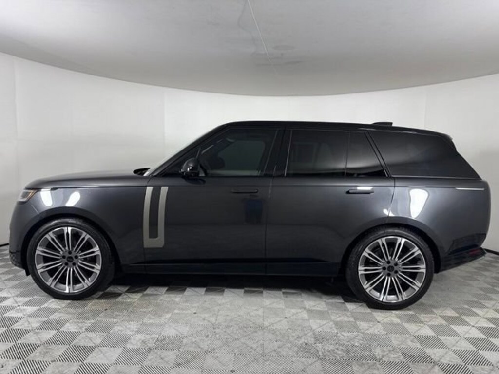 Used 2026 Land Rover Range Rover P400 SE SUV
