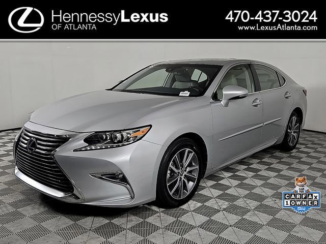 2016 Lexus ES 350 300h's photo