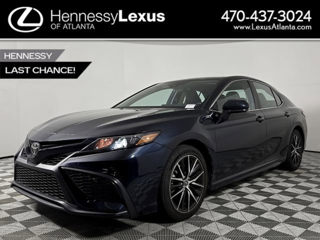 Used 2021 Toyota Camry SE Sedan