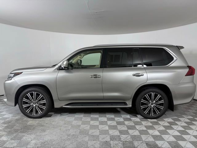 2021 Lexus LX 570 Two-Row photo 2