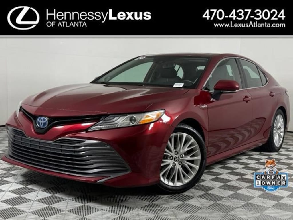 Used 2020 Toyota Camry Hybrid XLE Sedan