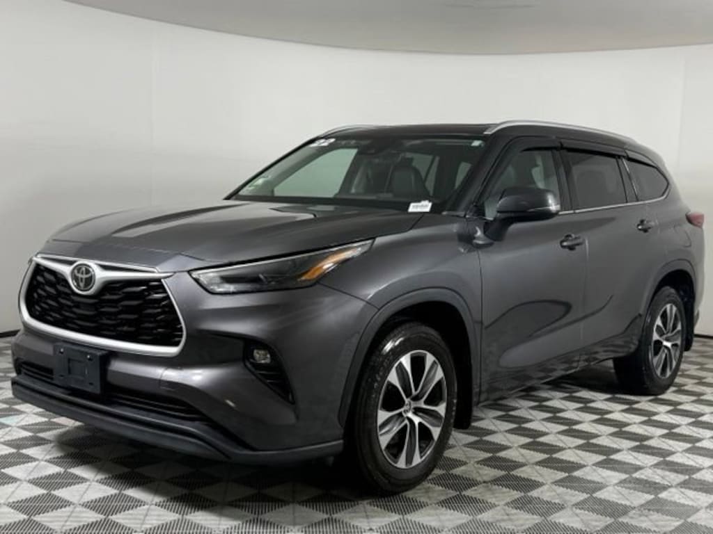 Used 2022 Toyota Highlander XLE SUV