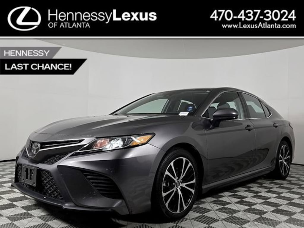 Used 2019 Toyota Camry SE Sedan