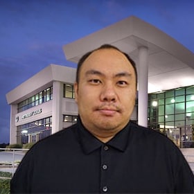 Staff member ROBERT LEE from ID_e8d127f2ffae