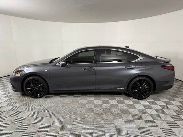 2022 Lexus ES 300h F SPORT photo 2