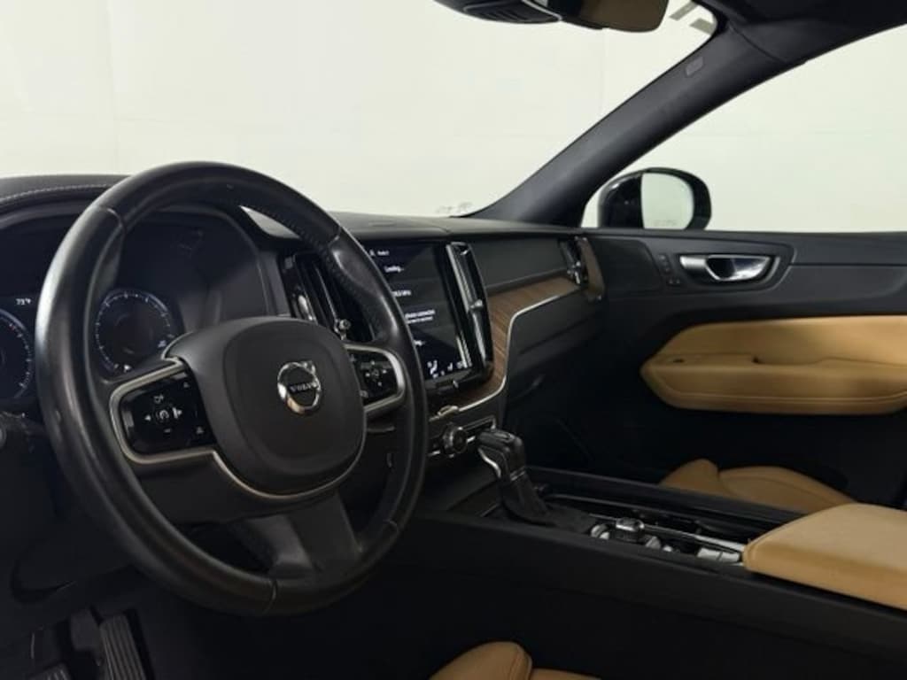 Used 2021 Volvo XC60 T5 Inscription SUV