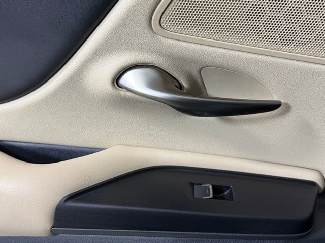 2021 Lexus ES 350 - Photo 27