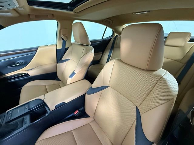 2022 Lexus ES 350 photo 3