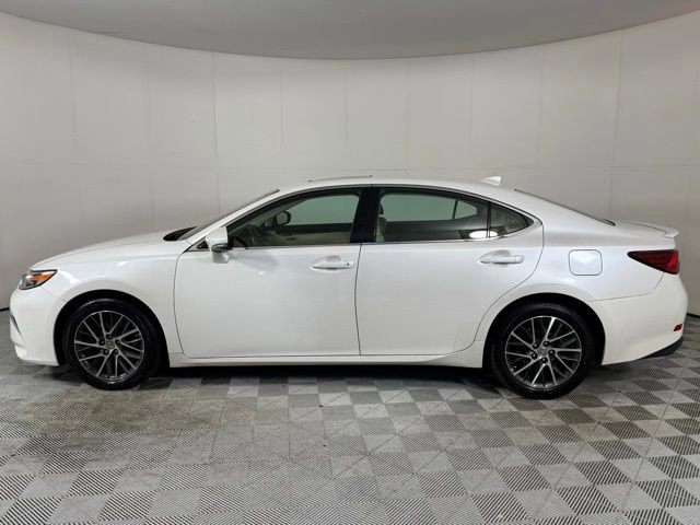 2017 Lexus ES 350 photo 2