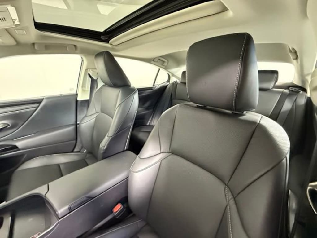 Certified 2025 Lexus ES 300h Base Sedan