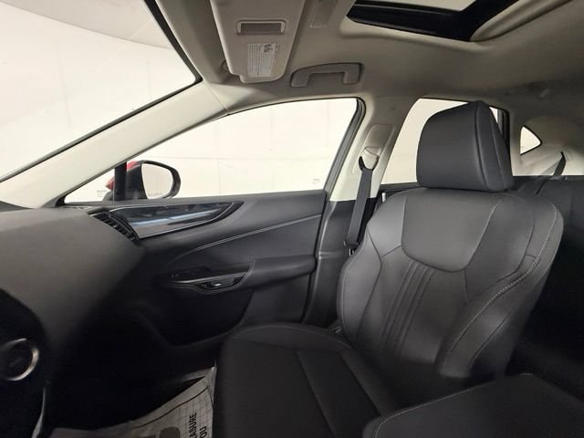 2025 Lexus NX 350 - Photo 15
