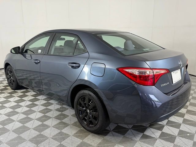 2017 Toyota Corolla LE photo 2