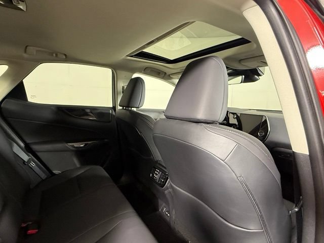 2025 Lexus NX 350 - Photo 34