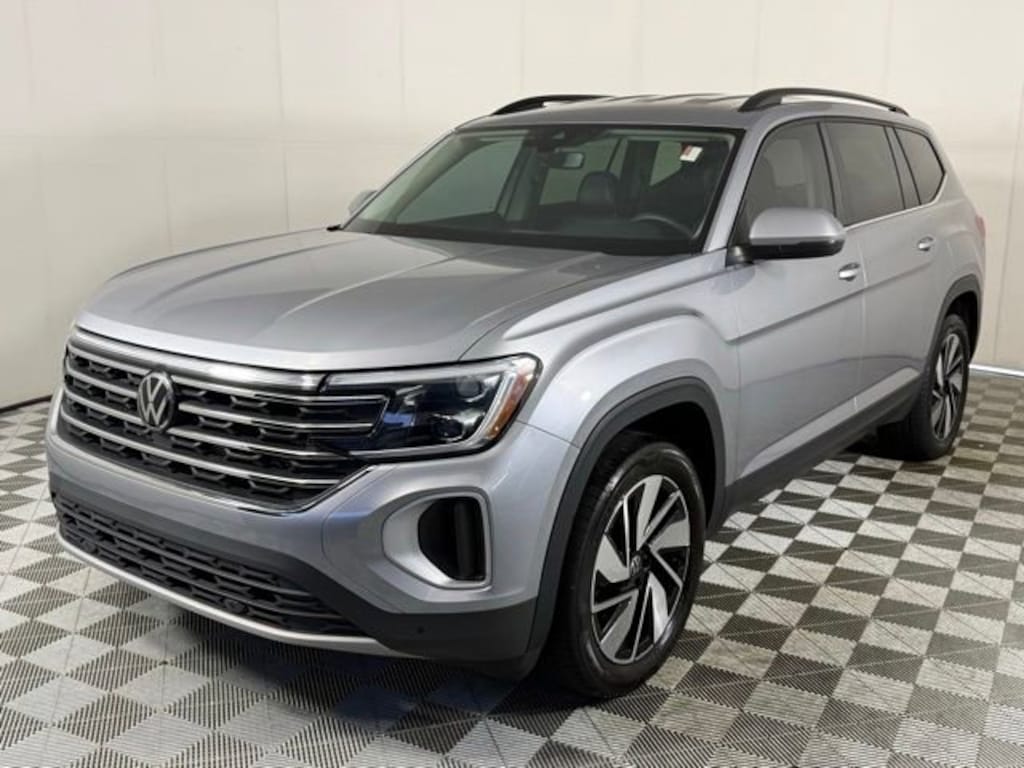 Used 2024 Volkswagen Atlas 2.0T SE w/Technology SUV