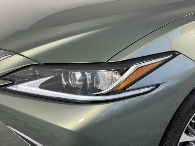2021 Lexus ES 350 - Photo 10