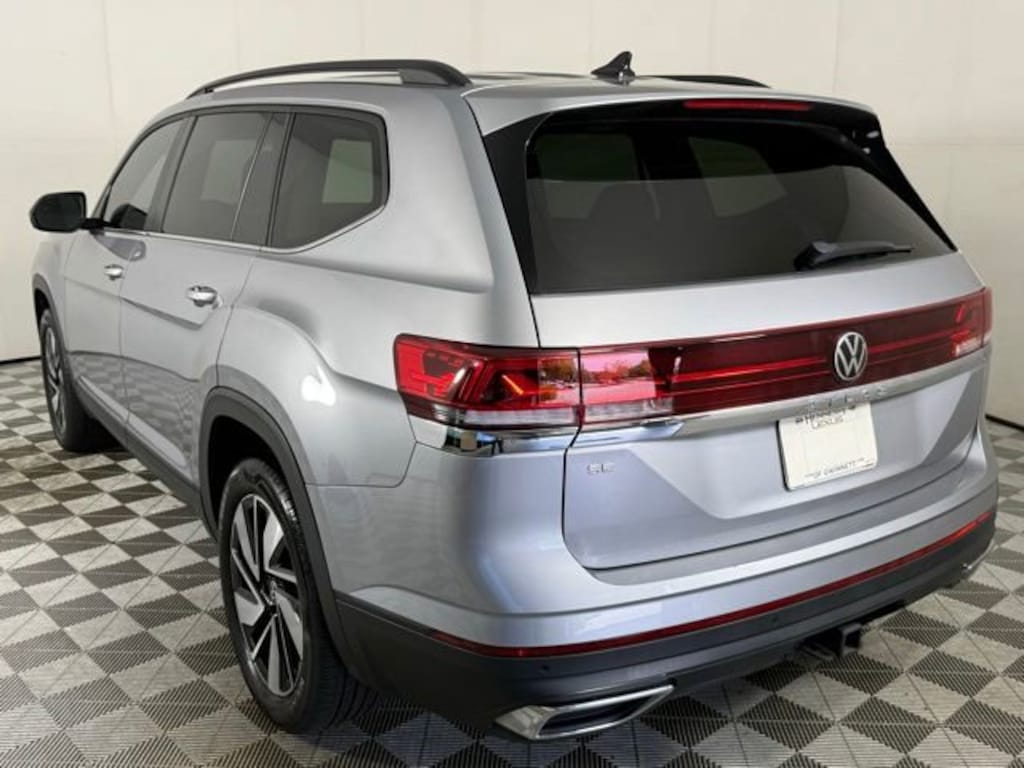 Used 2024 Volkswagen Atlas 2.0T SE w/Technology SUV