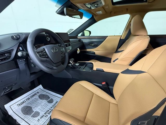 2025 Lexus ES 300h Premium photo 4