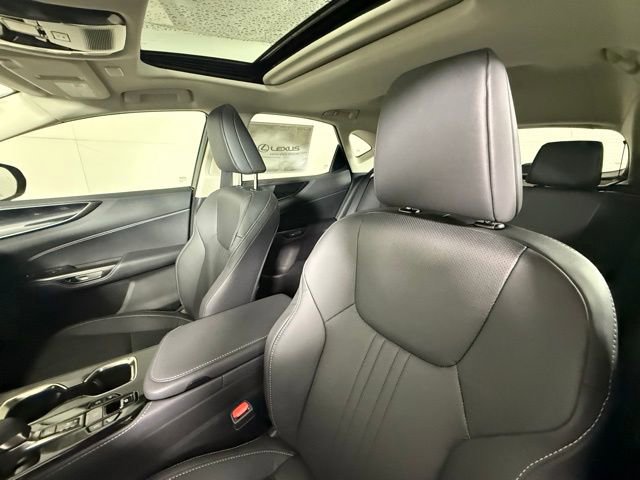 2026 Lexus NX 350 photo 4