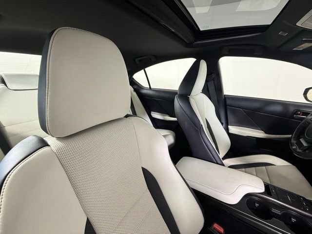 2021 Lexus IS 350 F SPORT - Photo 31