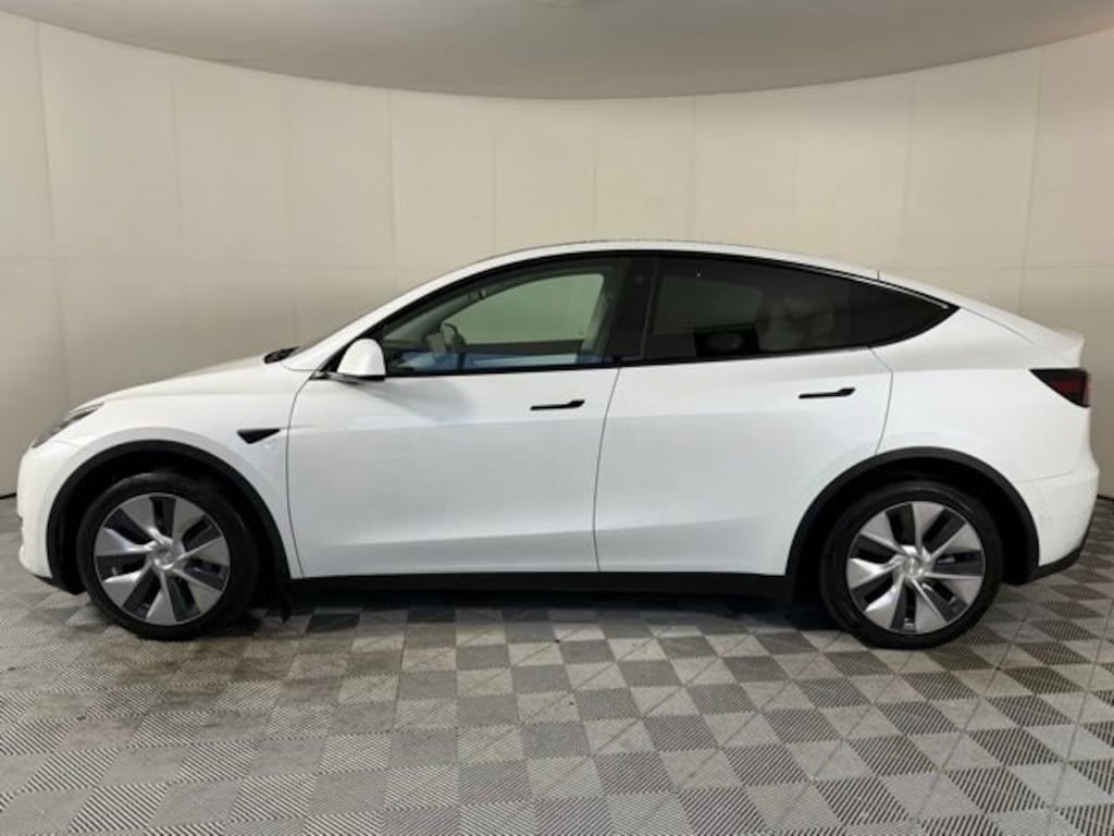 Used 2022 Tesla Model Y Long Range SUV