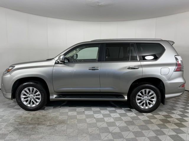 2021 Lexus GX 460 photo 2