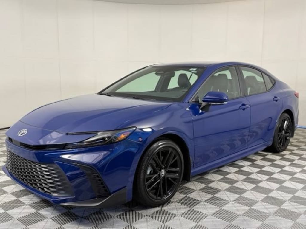 Used 2025 Toyota Camry SE Sedan